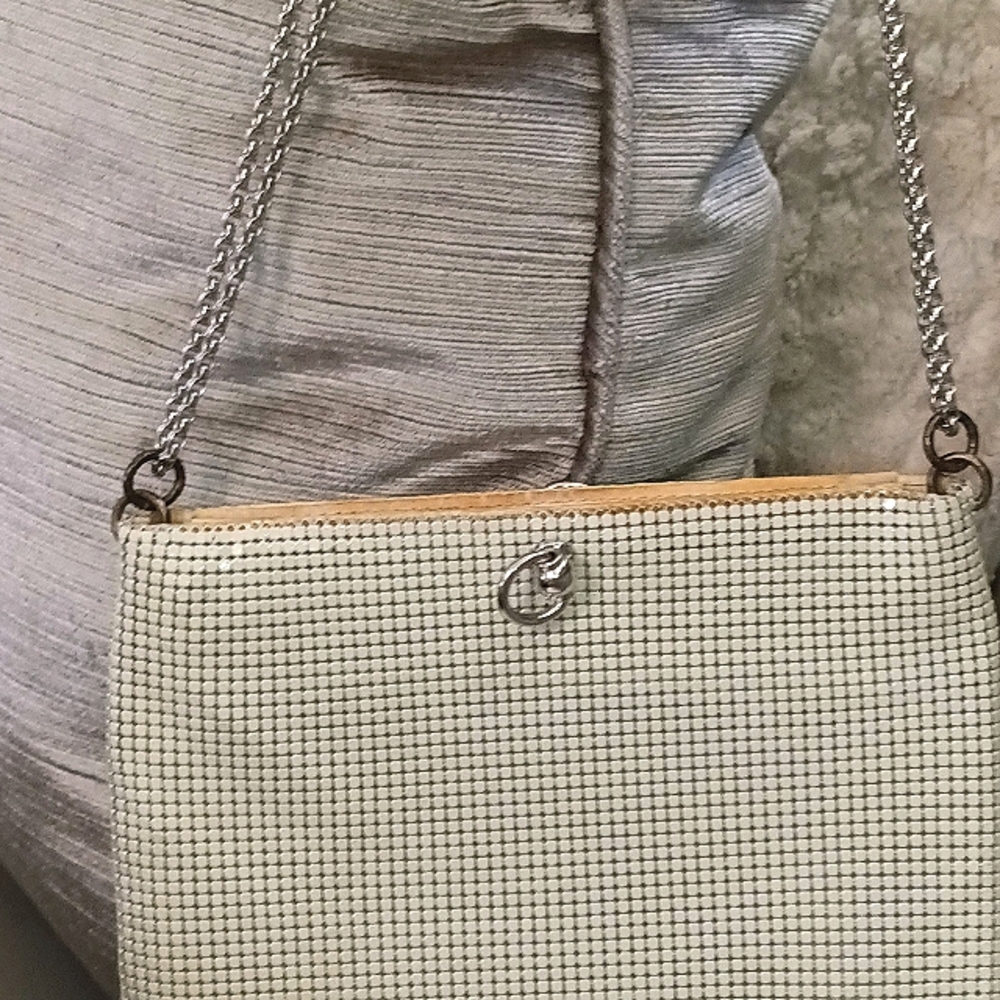 Genuine vintage Whiting & Davis mesh purse/crossbody. White w/silver hardware.